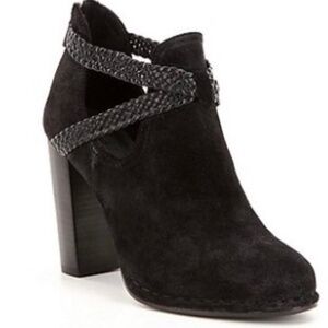 Gorgeous Frye Margaret Braid Ankle Booties, Size 10